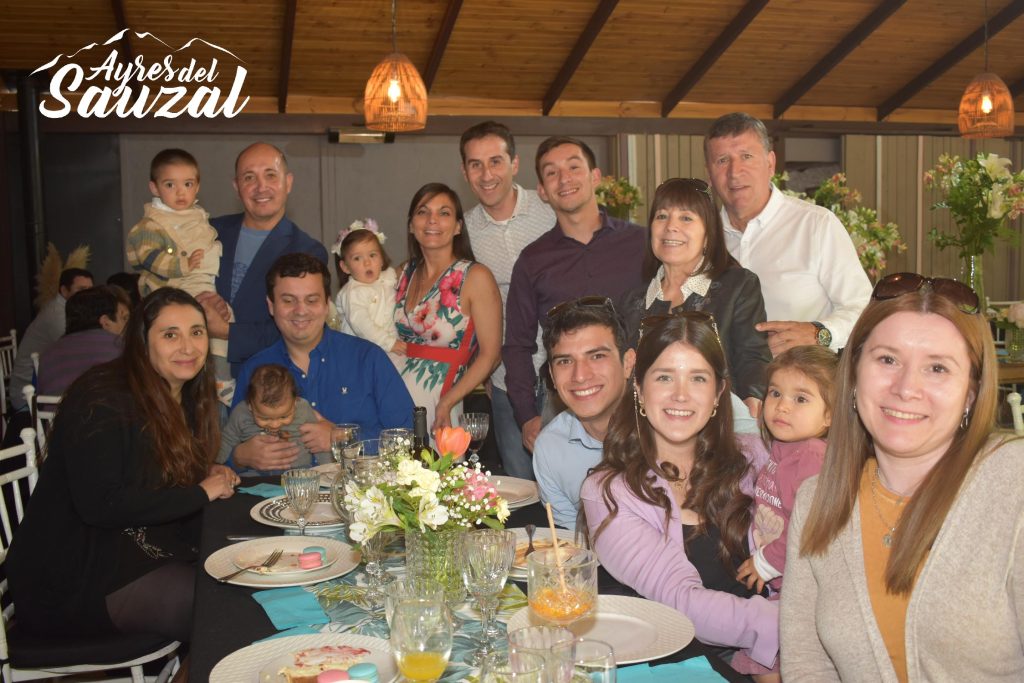 Fotos Bautizo Diego y Antonia – Una Ceremonia Llena de Luz y Unión Fotos Bautizo Diego y Antonia – Una Ceremonia Llena de Luz y Unión