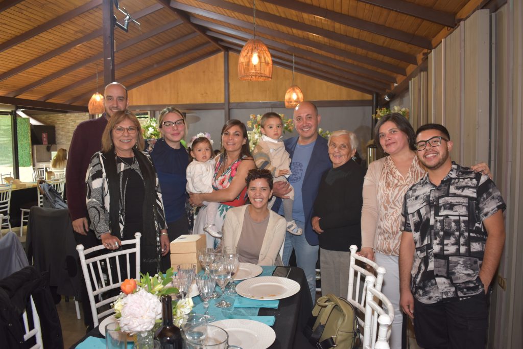 Fotos Bautizo Diego y Antonia – Una Ceremonia Llena de Luz y Unión Fotos Bautizo Diego y Antonia – Una Ceremonia Llena de Luz y Unión